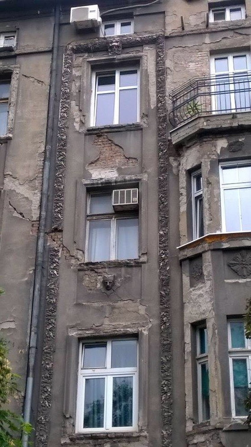 Fasadni deo samo što ne padne