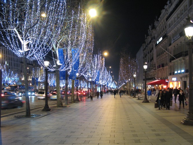 3. Champs-Élysées w Paryżu