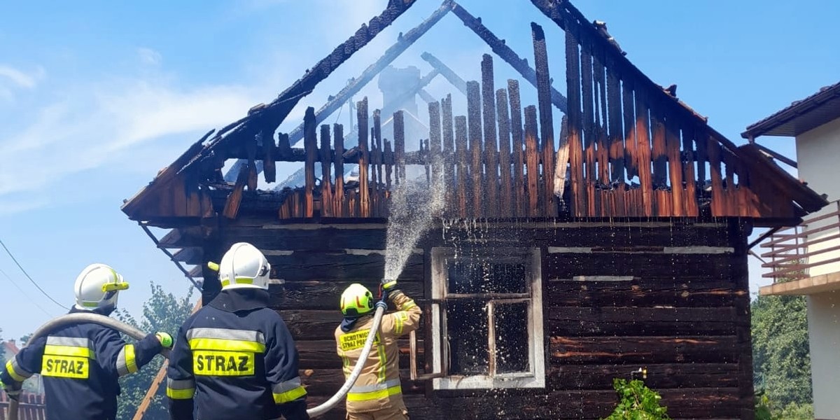 Tragiczny pożar w Nisku. W budynku strażacy znaleźli 77-latka.