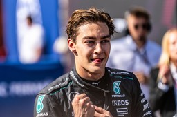 mercedes rozbija bank w melbourne. formuła 1 wchodzi w nową erę z przytupem
