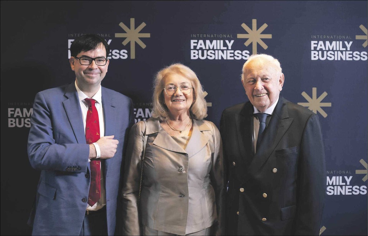 Od lewej: Adam Mokrysz, Prezes Grupy Mokate, Elżbieta i Zbigniew Grycan, właściciele marki Grycan – Lody od pokoleń