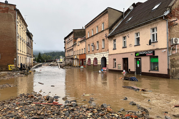 Jak przygotować się na powodzie? RCB radzi, co zrobić, aby być gotowym na zagrożenia