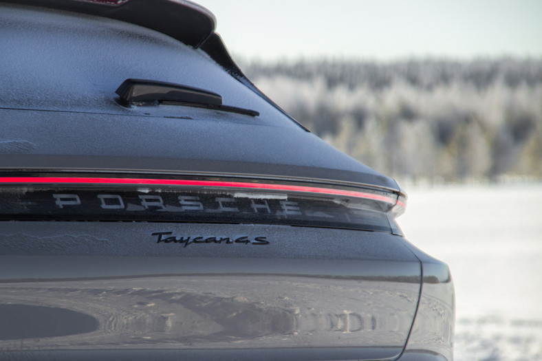 Porsche Taycan na zimowej wyprawie w Finlandii