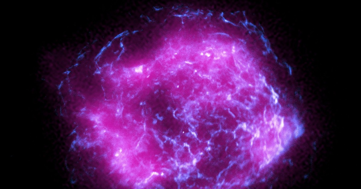 NASA's new X-ray space telescope snapped its first image: a stunning ...