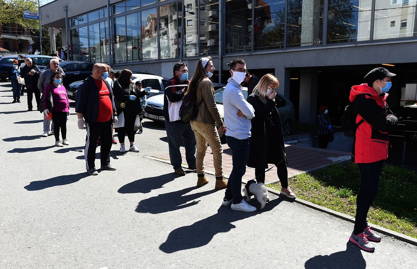 Razdaljina od dva metra moraće da se poštuje i dalje