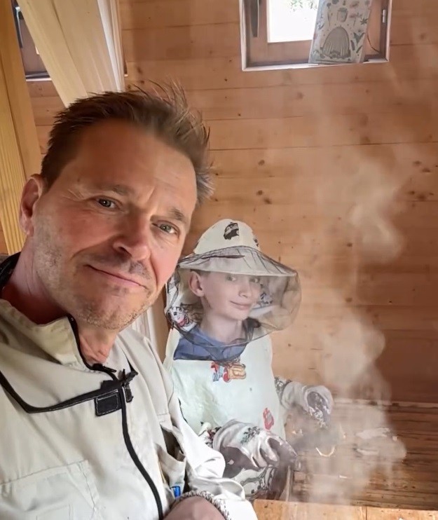 Martin Nikodým s najmladším synom Martinkom.