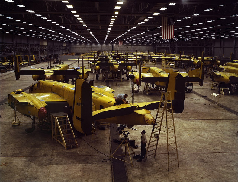 Samoloty B-25 z charakterystyczny żółtym malowaniem (1942 r.)