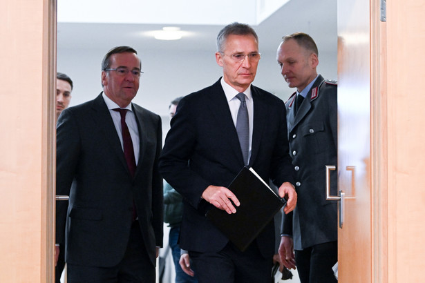 Jens Stoltenberg i Boris Pistorius