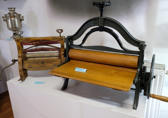 AKCESORIA DAWNEJ PERFEKCYJNEJ PANI DOMU