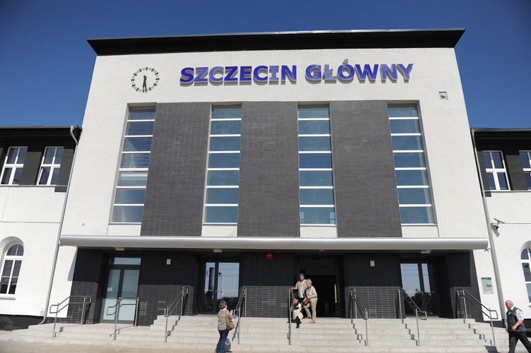 Modernizacja dworca realizowana jest w dwóch etapach. Właśnie zakończyła się pierwsza część przebudowy.<br><br>fot. (ukit) PAP/Marcin Bielecki