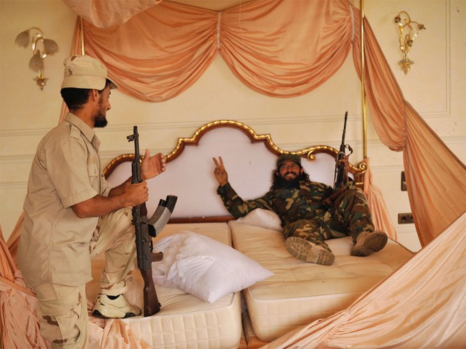 Wcześniej rebelianci zajęli w tym mieście m.in. pałac Kadafiego