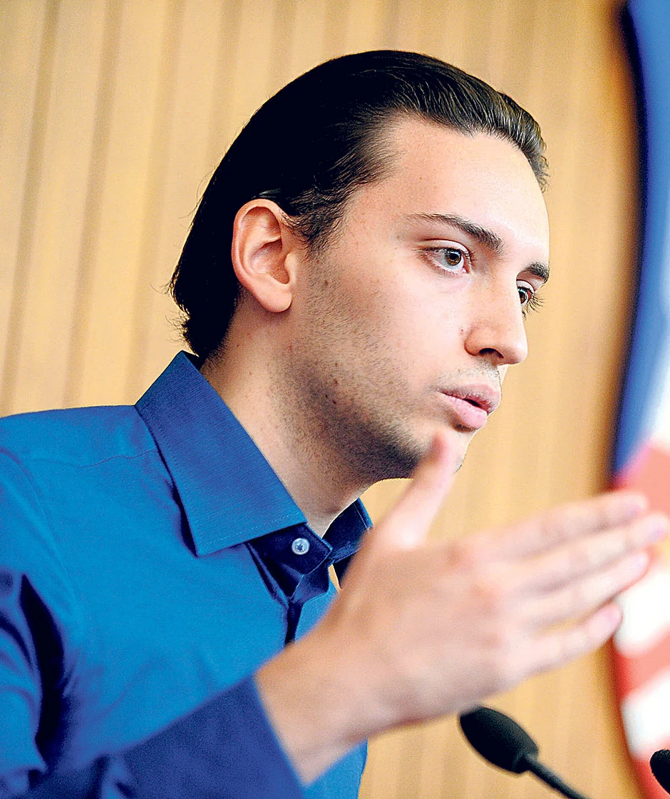 Pavle Grbović dospeo je u žižu javnosti kada je kritikovao svog šefa Sergeja Trifunovića zbog uvreda na račun Olivere Jovićević