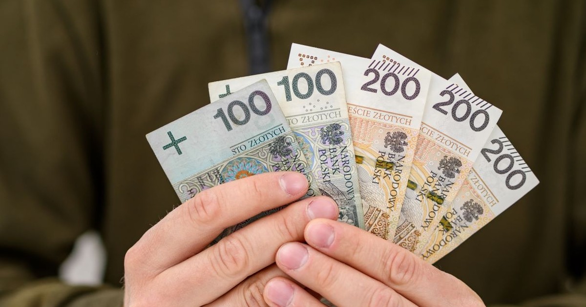 800 plus dla seniorów. Czy to koniec niskich emerytur? W grze 43 mld zł.
