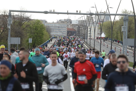 (MAPA) ZATVARA SE POLA BEOGRADA ZBOG MARATONA! Već od sinoć nema SAOBRAĆAJA na pojedinim deonicama: Ovo je detaljna TRASA, evo koje ulice treba da izbegavate (VIDEO)