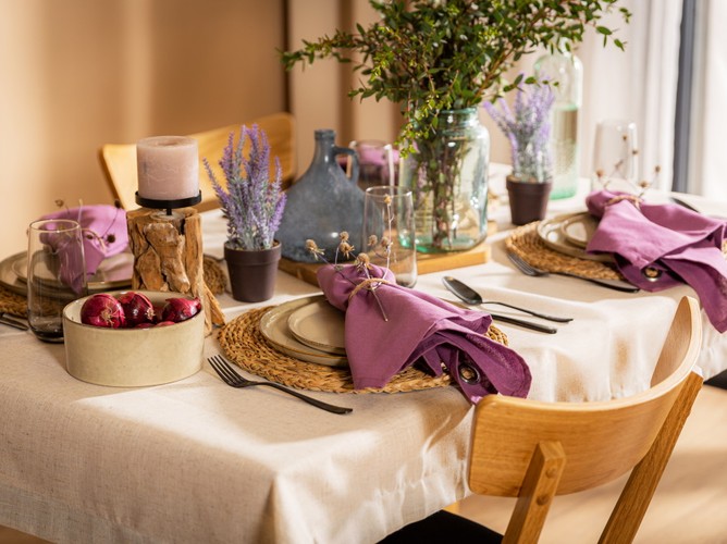 Aranżacje stołu i wnętrz na letnie przyjęcia