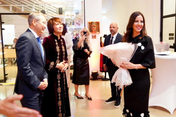 Tamara Vučić sa ambasadorom Kazahstana u Srbiji Bolatom Imanbajevim i njegovom suprugom 