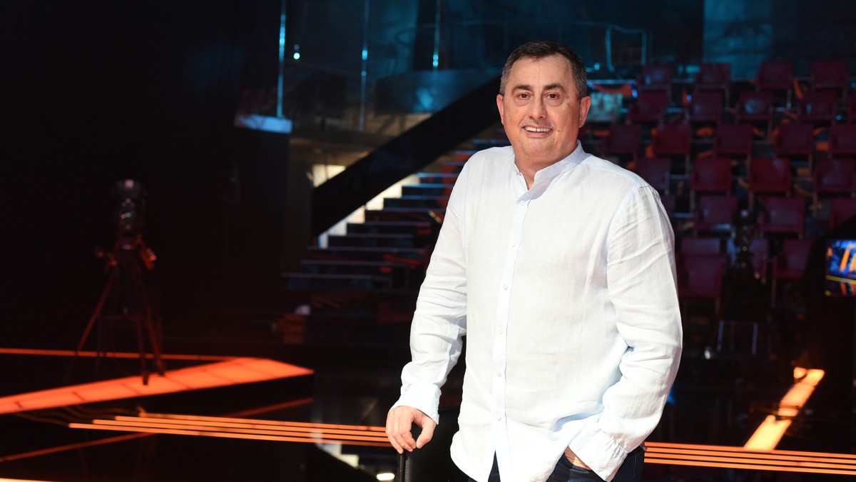 "UPALA MI JE NA RADNO MESTO I REKLA: KRETENU, ŠTA RADIŠ TO?" Danas je uspešan voditelj, a ovo je bio prvi posao Voje Nedeljkovića Kép