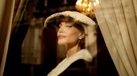 Angelina Jolie valami elképesztő az új filmjében: hidegrázósan alakítja a világ egyik legjobb operaénekesnőjét