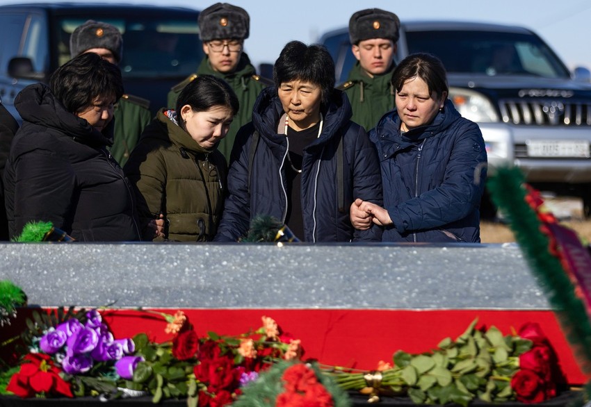 Sahrana ruskog vojnika poginulog u Ukrajini u selu Ust-Kjahta u Burjatiji 9. marta