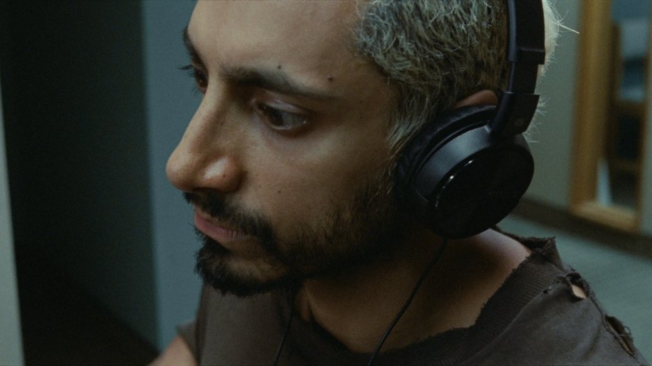 Riz Ahmed jako Ruben w filmie "Sound of Metal"