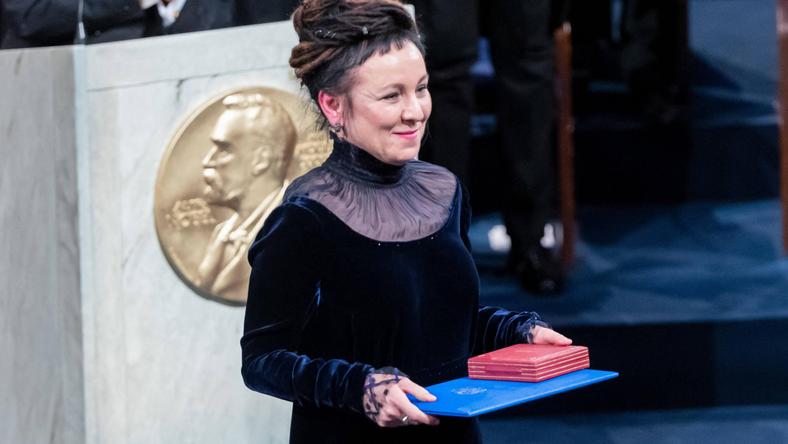 Olga Tokarczuk odebrała literacką Nagrodę Nobla. Wyjątkowa kreacja
