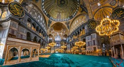 Hagia Sophia niszczona przez turystów. Nie przetrwa trzęsienia ziemi?