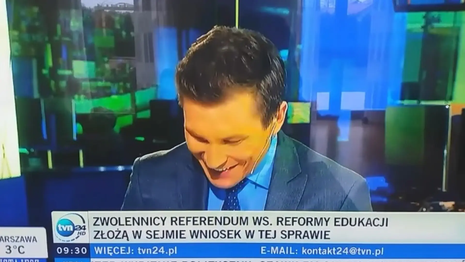 Wpadka w programie na żywo: dziennikarz nie wytrzymał przy newsie o człowieku-kurze