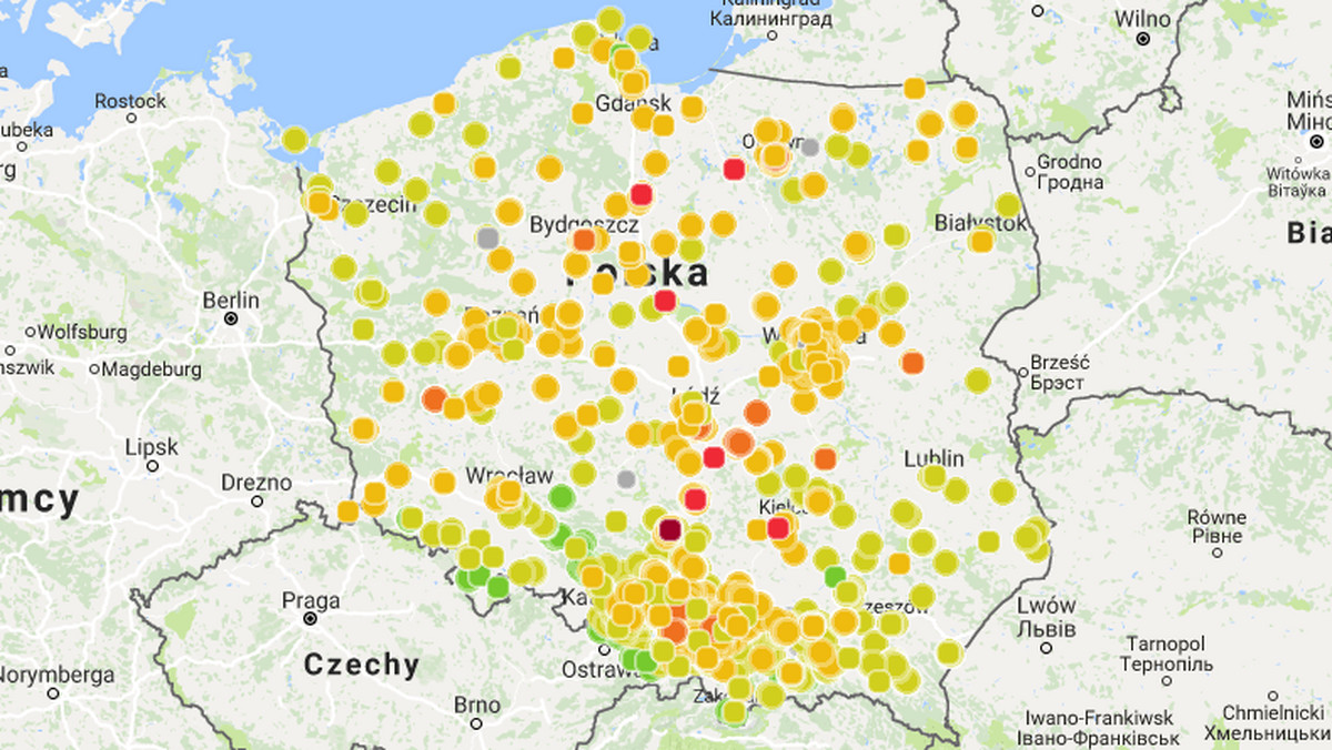 Smog w Polsce, 10 kwietnia 2018 jest stosunkowo umiarkowany na całym obszarze kraju. Najwyższe zanieczyszczenie powietrza panuje lokalnie w centrum oraz na południu Polski. Zła sytuacja występuje w miastach na terenie województw: małopolskiego, śląskiego i łódzkiego.