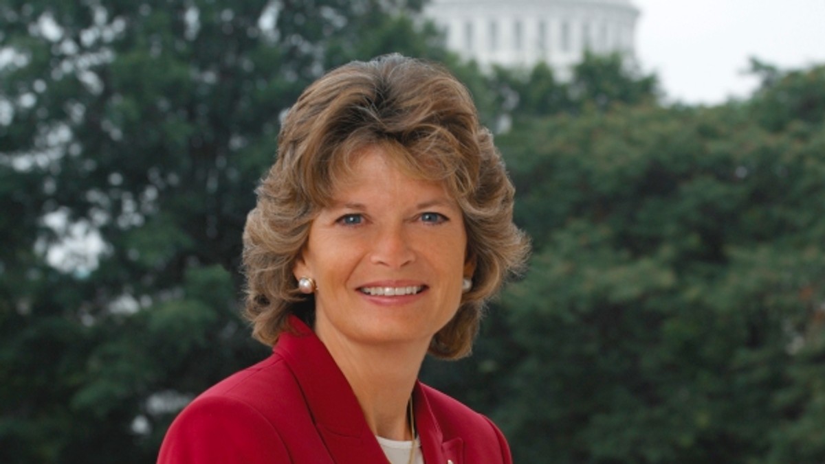 Lisa Murkowski może okazać się jednym z najbardziej zaskakujących zwycięzców wtorkowych wyborów do amerykańskiego Kongresu. Republikanka polskiego pochodzenia wzbudziła zdziwienie w swej partii decydując się na udział w wyborach. Według wstępnych sondaży, pokonała ona swoich dwóch głównych kontrkandydatów.