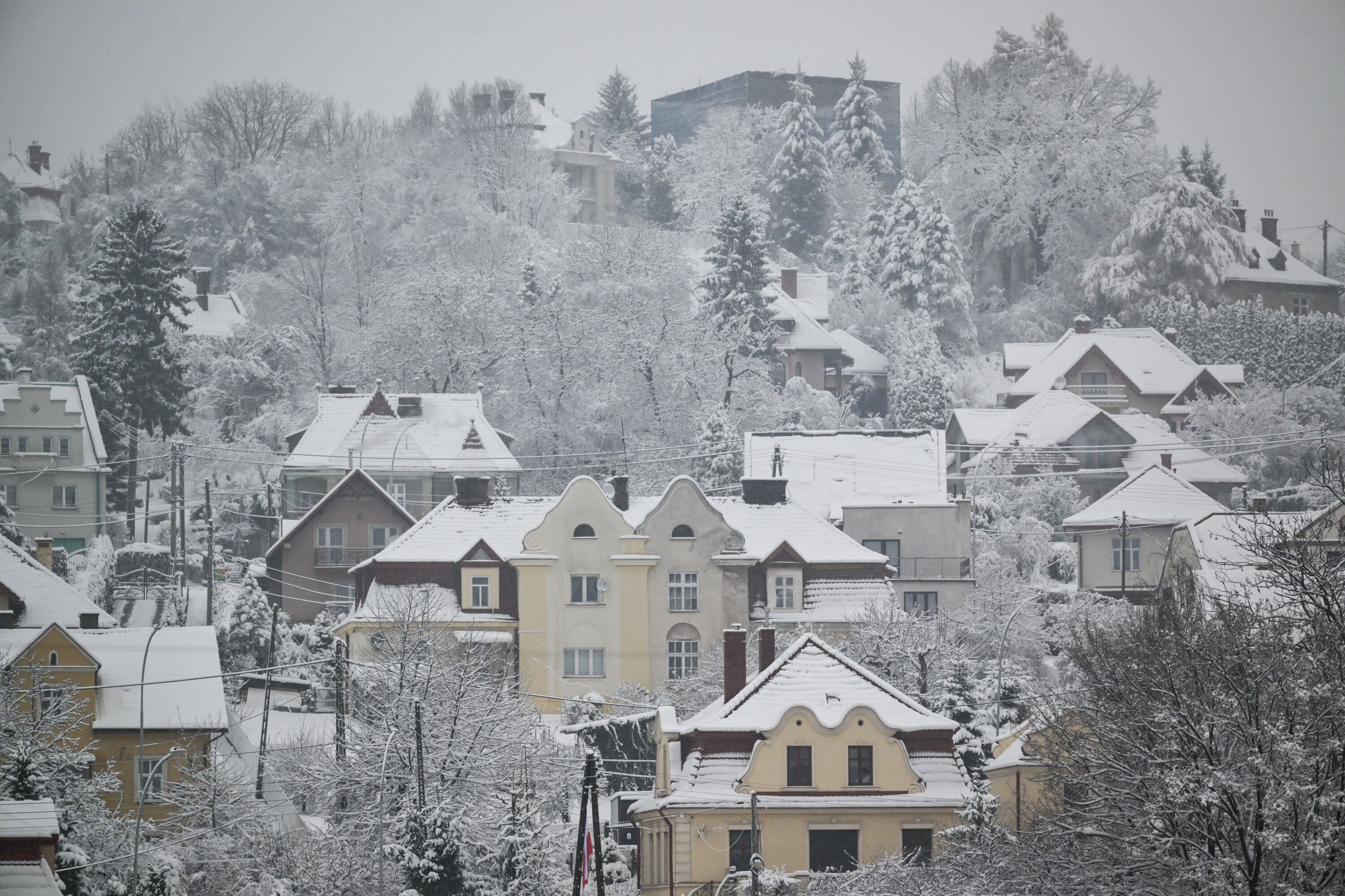 75 tys. bez prądu na Podkarpaciu, kolejne opady śniegu dziś w nocy