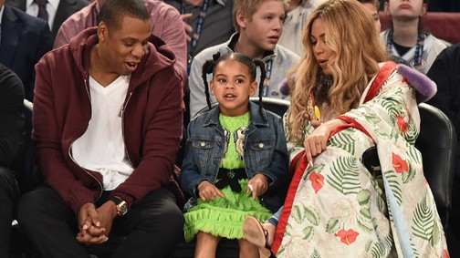 Beyoncé 6 éves kislánya arany parókában egy igazi díva!
