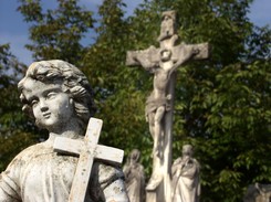 'Groby powstańców i bohaterów narodowych są likwidowane'. Ustawa ma to zatrzymać