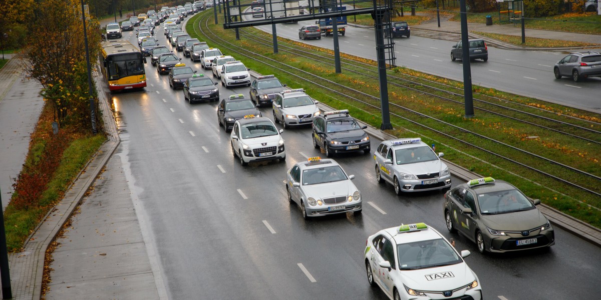 25 listopada 2020 roku odbędzie się ogólnopolski protest taksówkarzy ws. objęcia branży taxi wsparciem finansowym w ramach projektowanej tarczy antykryzysowej. 