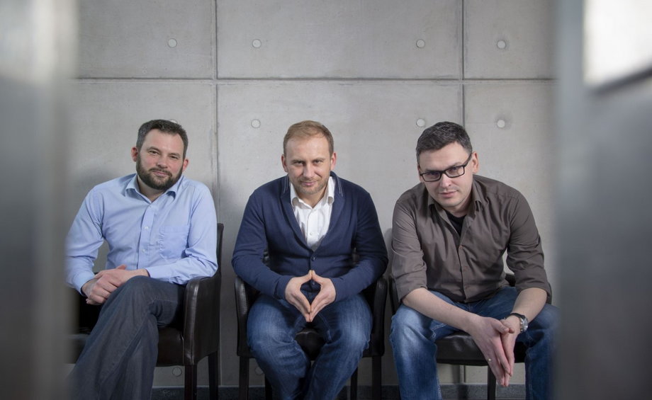 Od lewej: Grzegorz Rutkiewicz, dyrektor operacyjny firmy, Michał Wroczyński - prezes, Gniewosz Leliwa, dyrektor ds. badań nad sztuczną inteligencją.