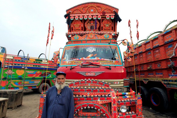 The Wider Image: Keep on trucking: Art on the move in Pakistan