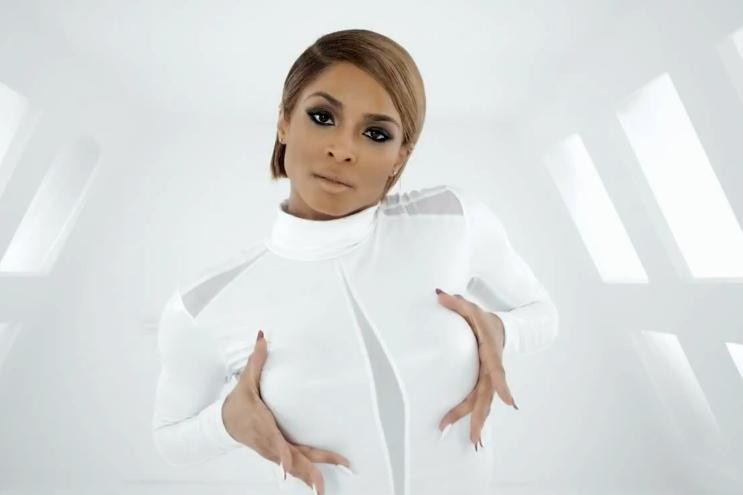 Seksowny powrót Ciary