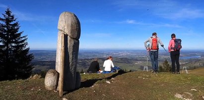 Ten pomnik zawsze budził gorące emocje. Zniknął w tajemniczych okolicznościach...