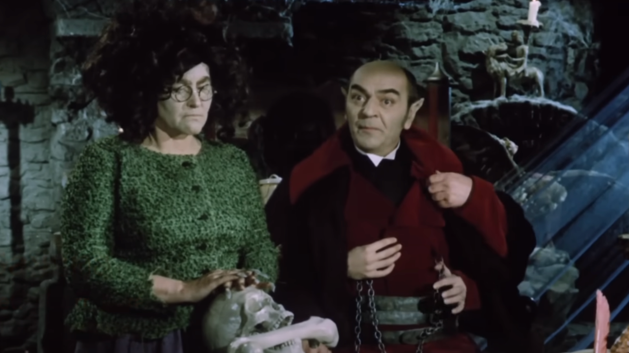 Český herec Josef Bláha vo filme Dívka na koštěti. 