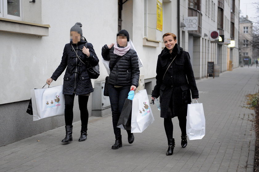 Kaatrzyna Zielińska kupuje wyprawkę dla dziecka