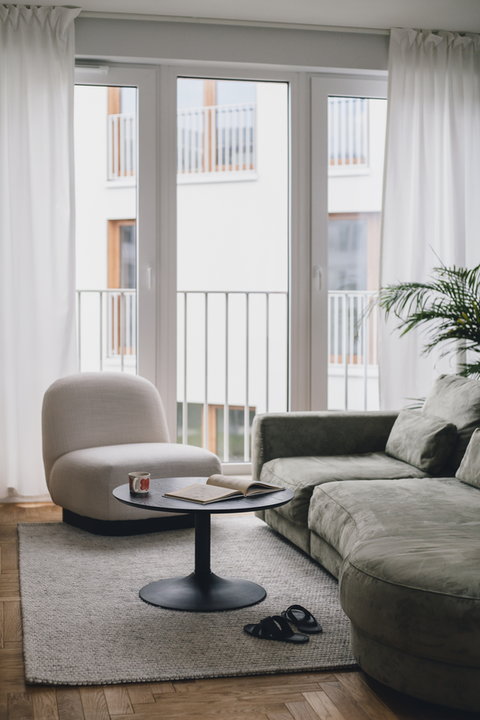 78-metrowe mieszkanie na Mokotowie. Tu minimalizm spotyka się z vintage.