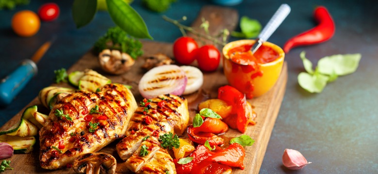 Grillowane filety z kurczaka z mozzarellą i guacamole. Danie, które podbije każde podniebienie