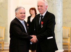 Kaczyński wzmocni kadrę Beenhakkera