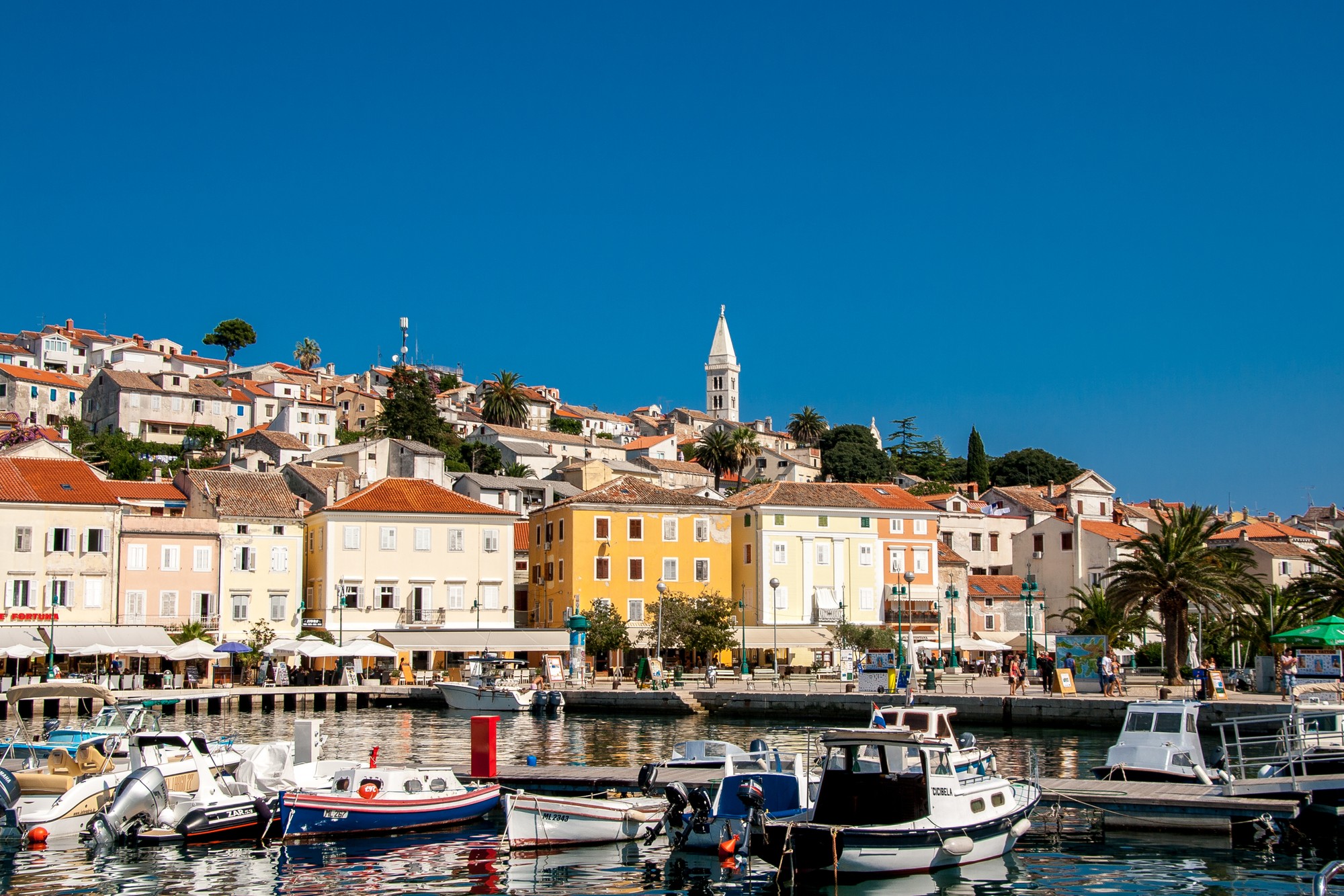 Chorvátske mesto Mali Lošinj (ilustračné foto).