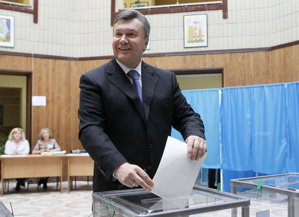 Partia Regionów Wiktora Janukowycza zdecydowanie wygrywa wybory na Ukrainie