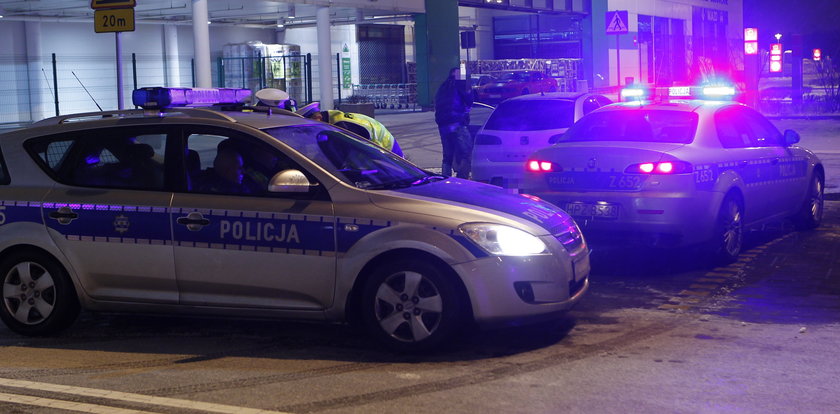 Ogromne siły policji czekały na stołecznym parkingu. Drony i śmigłowiec w akcji. Blisko 600 mandatów na imponującą kwotę