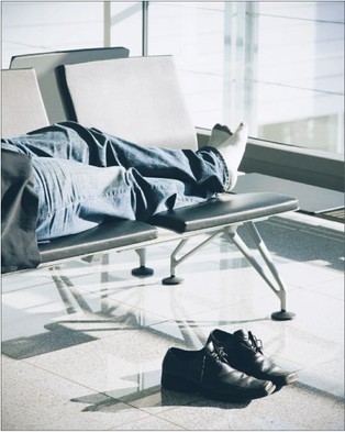 Co zrobić z czasem na lotnisku?