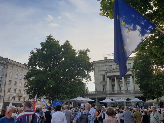 Protest "w obronie niezależnych mediów" na Placu Wolności w Poznaniu fot. Codzienny Poznań
