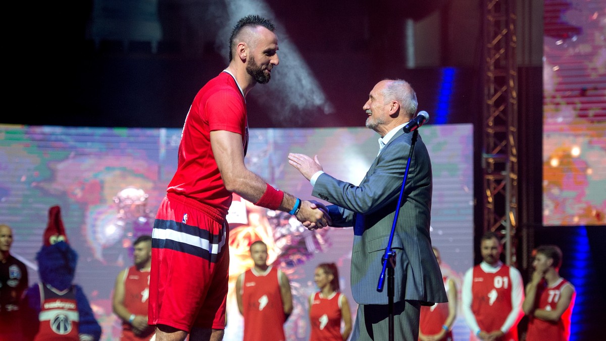 Marcin Gortat i Antoni Macierewicz