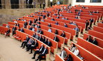 Sejm pożyczy salę od rządu?