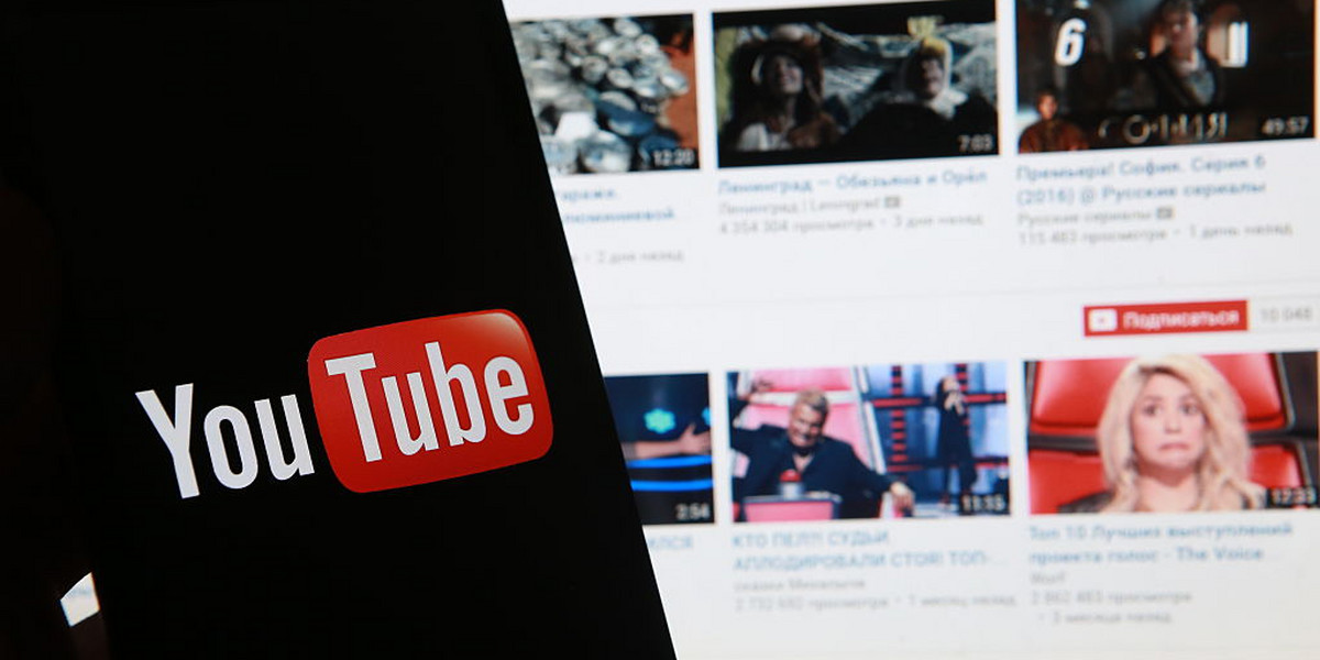 YouTube poinformował, że serwis ma rygorystyczne zasady, które regulują, przy jakich wideo można zamieszczać reklamy, a "filmy promujące treści antyszczepionkowe stanowią naruszenie tych zasad"